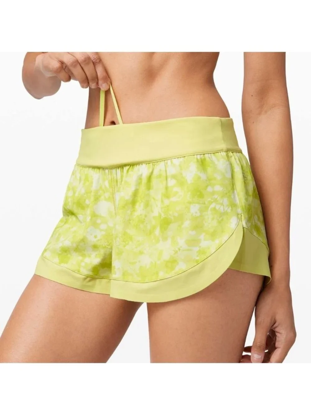 Lululemon Calm Tides Run Short Dappled Blossom Yellow Multi / Lemon Vibe